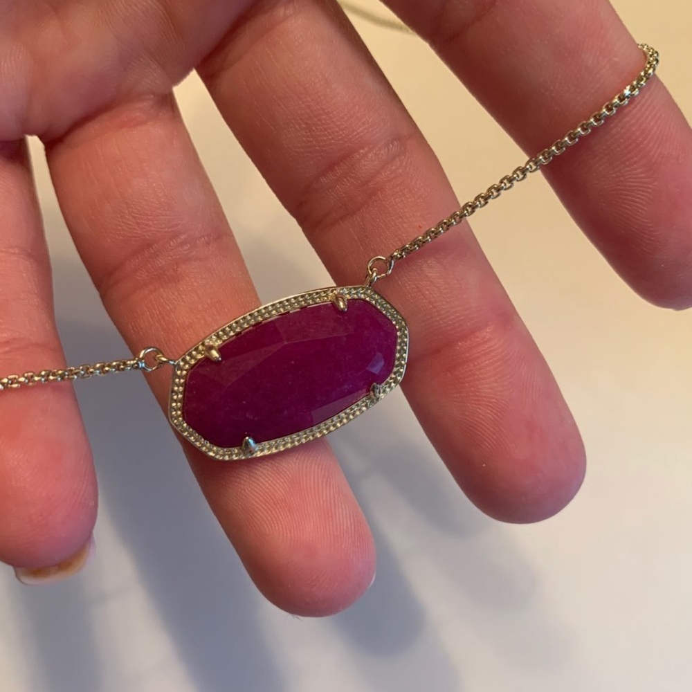 Kendra Scott necklace
